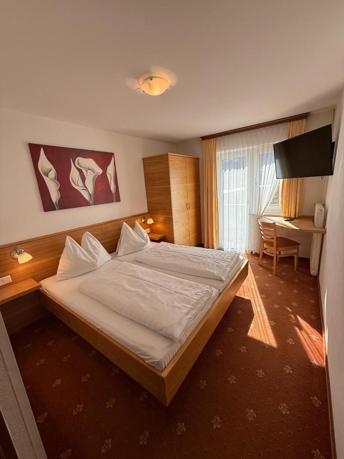 Pension Plattenhof Telfs Bagian luar foto