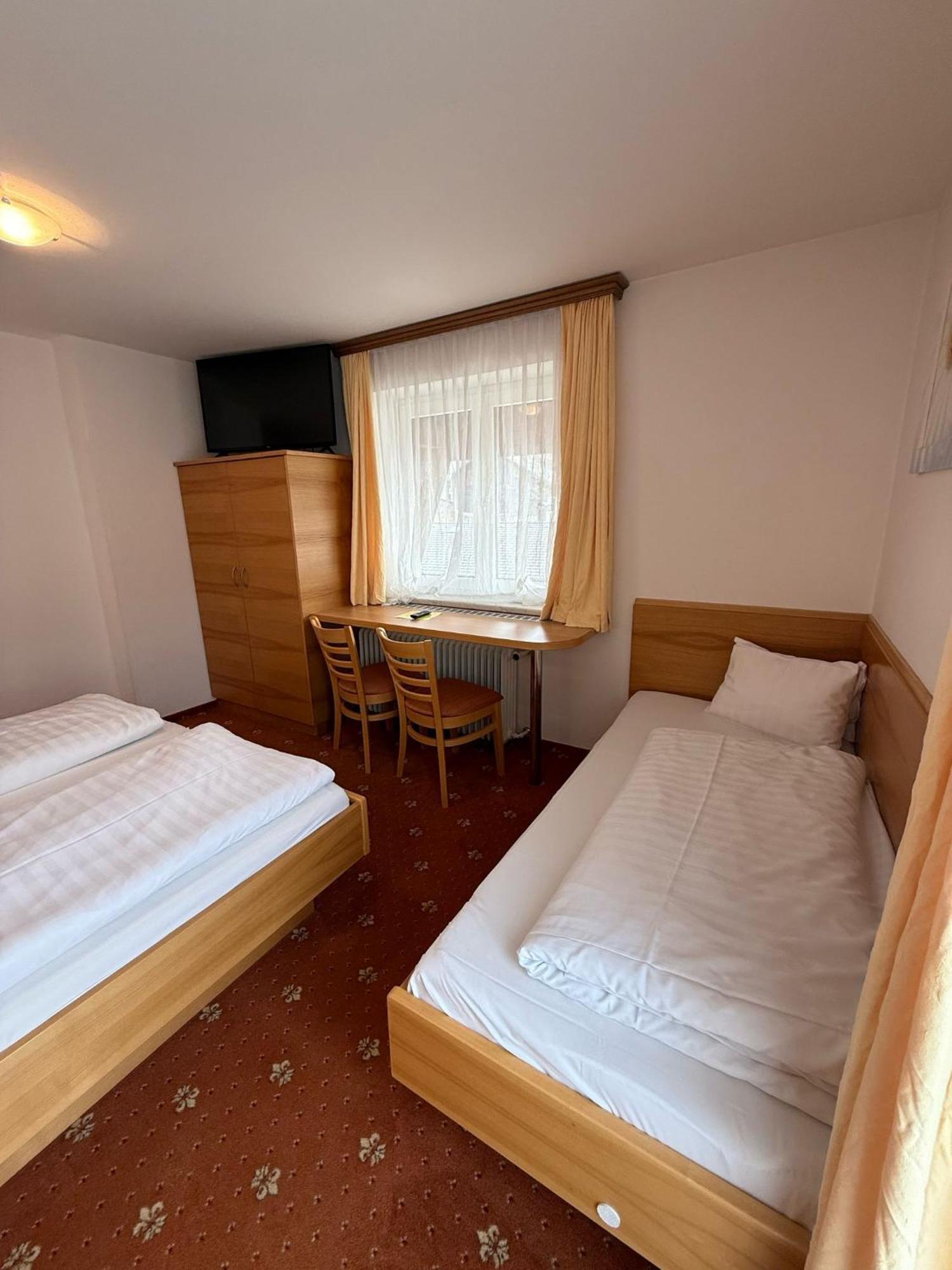 Pension Plattenhof Telfs Bagian luar foto